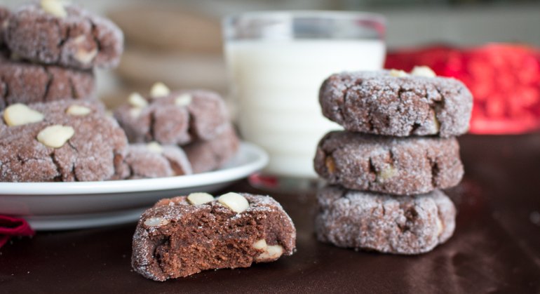 dark chocolate macadamia nut cookies