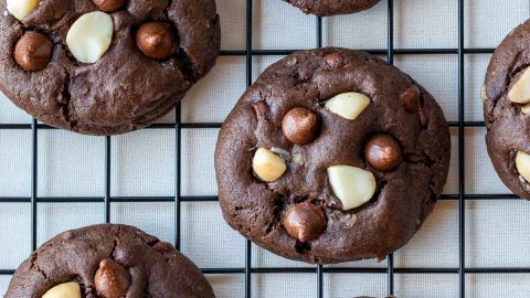 Fudgy Chocolate Macadamia Nut Cookies - Healthy World Cuisine